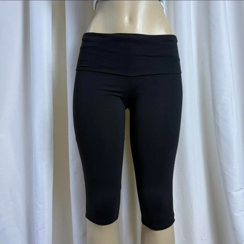 Fold Over Capri - Picture 3 of 6